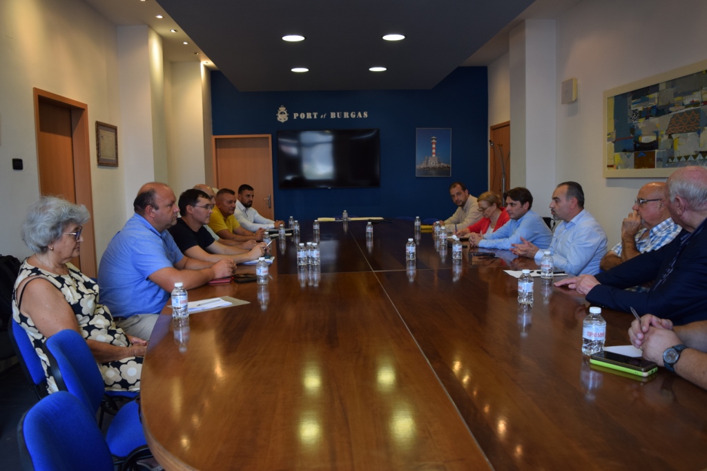 The Chairman of the Bulgarian Industrial Association met with members of TIK-Burgas
